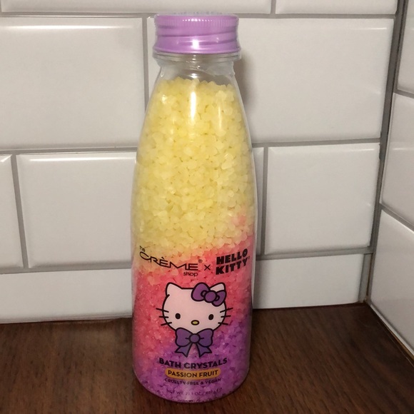 The Creme Shop Hello Kitty Passion Fruit Bath Crystals Salts - Picture 3 of 4